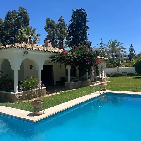 Andalusian By The Beach! Εστεπόνα