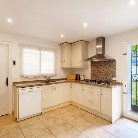 Andalusian By The Beach! Dom wakacyjny *