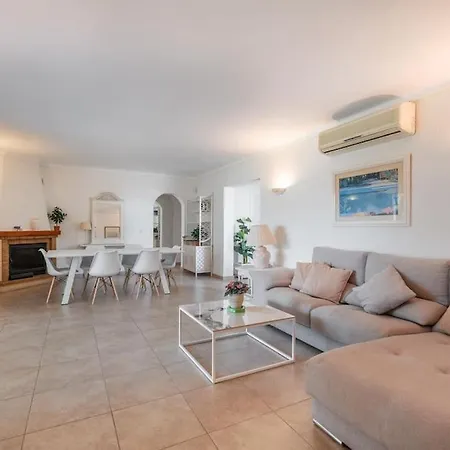 Vakantiehuis Andalusian By The Beach!