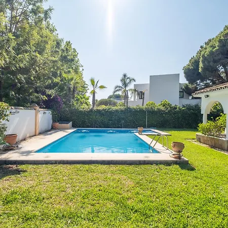 Andalusian By The Beach! Vakantiehuis Estepona
